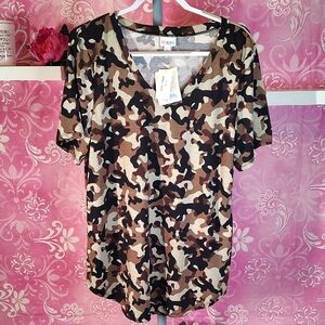 LuLaRoe Camouflage Short Sleeve V-Neck Top